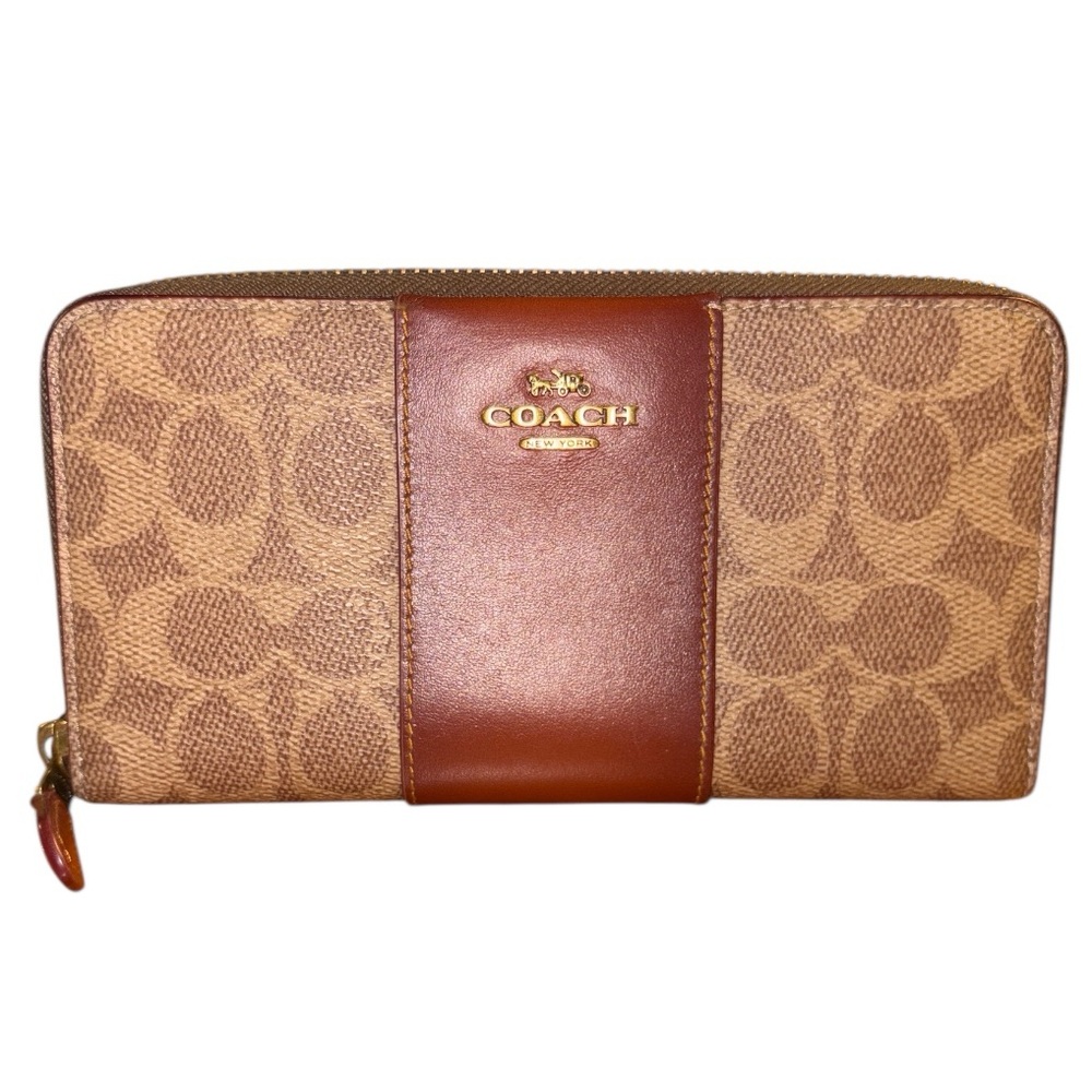 Coach Zippy Wallet